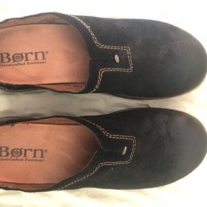 Born Seana Clogs - Black Distressed Suede